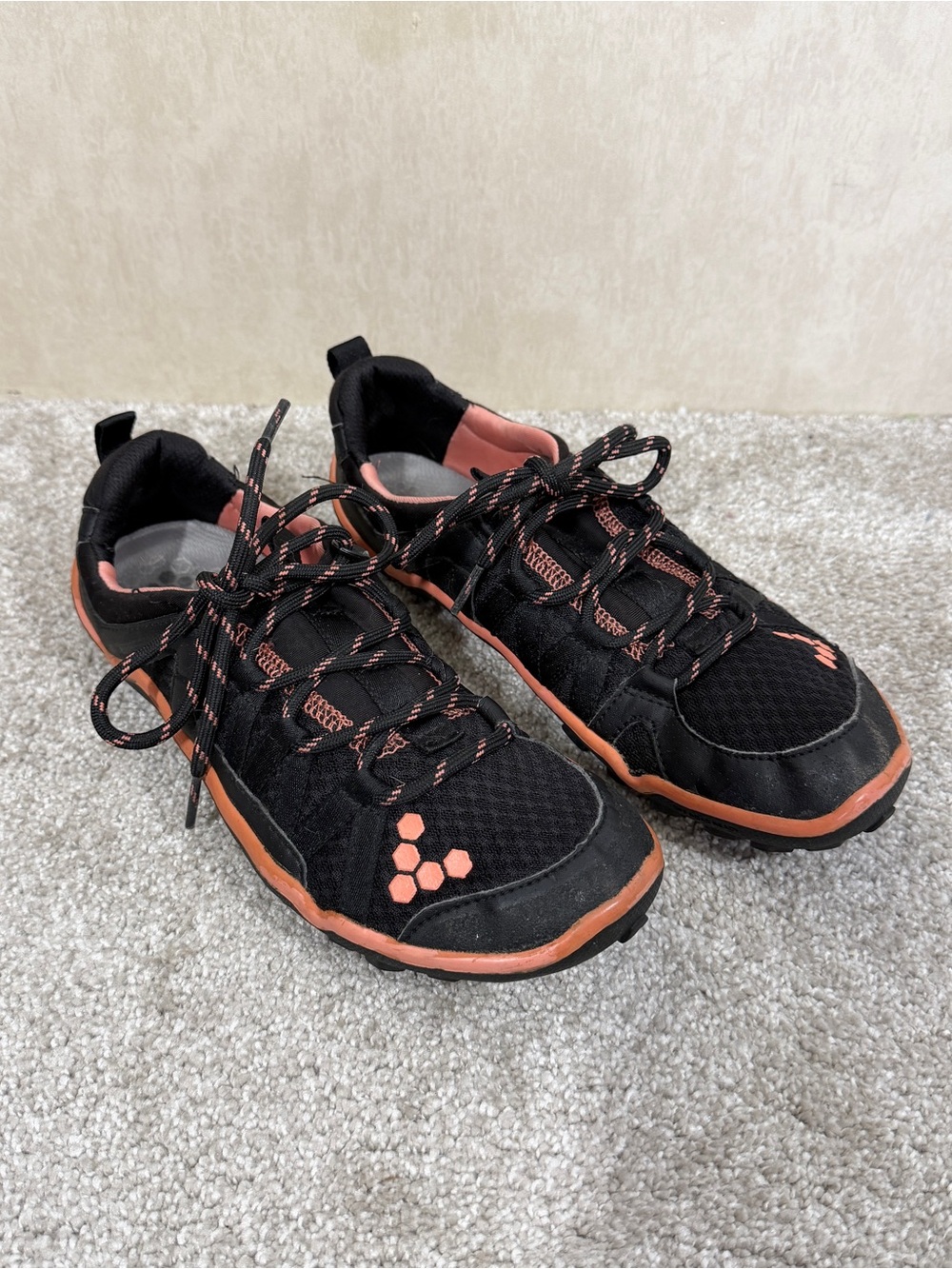 Vivobarefoot Women’s Breatho Trail Running Shoes Lace Up in Black 7.5